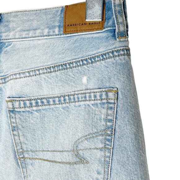 AMERICAN EAGLE OUTFITTERS Mom Jean High-Rise Distressed Light Blue Wash Size 0 - Picture 9 of 13